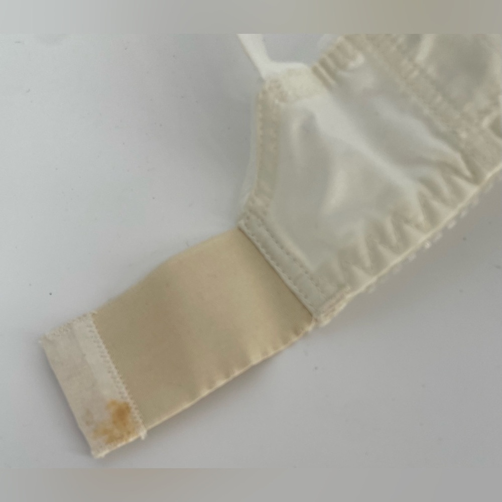New Old Stock 1960s “The Sculptress Bra” 32A W/ Removable Cotton Banderin Strap - Picture 4 of 9
